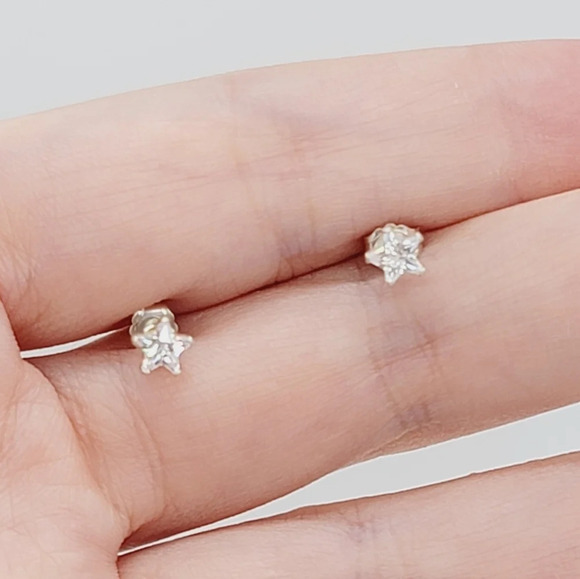 New Star shape CZ Earrings - Picture 1 of 6